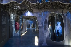 2-DIOR-GALERIE-ENCHANTED-GARDENS-©-Kristen-Pelou-13