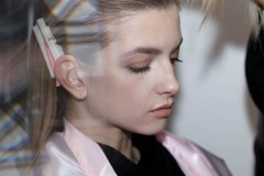 LA-ME╠uTAMORPHOSE-backstage-photos-collection-couture-printemps-e╠ute╠u-spring-summer-2023-haute-couture-Paris-Fashion-Week-photos-Sylvie-Lefort-00001