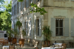 Restaurant-Chateau_des_alpilles_bouquet_de_fleurs_TaylorPorter_FlutterProvence-2