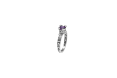 TOURNAIRE_Bague-French-Kiss-en-or-et-amethyste-violette_A-partir-de-920E