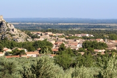 Aureille-Le-village-depuis-loratoire-St-Joseph-5