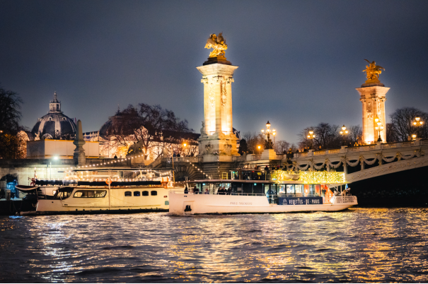 Croisière nocturne des Vedettes de Paris