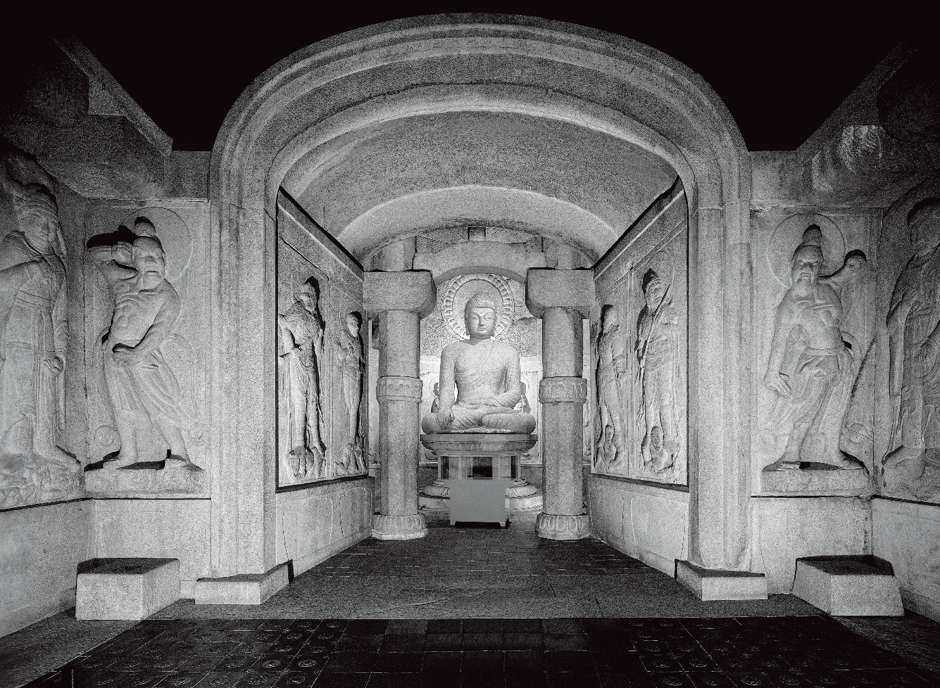 Intérieur de la grotte de Seokguram