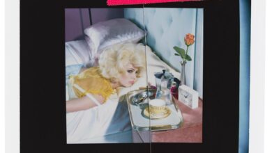 À Paris, Miles Aldridge propose un studio Polaroid éphémère pendant Art Basel